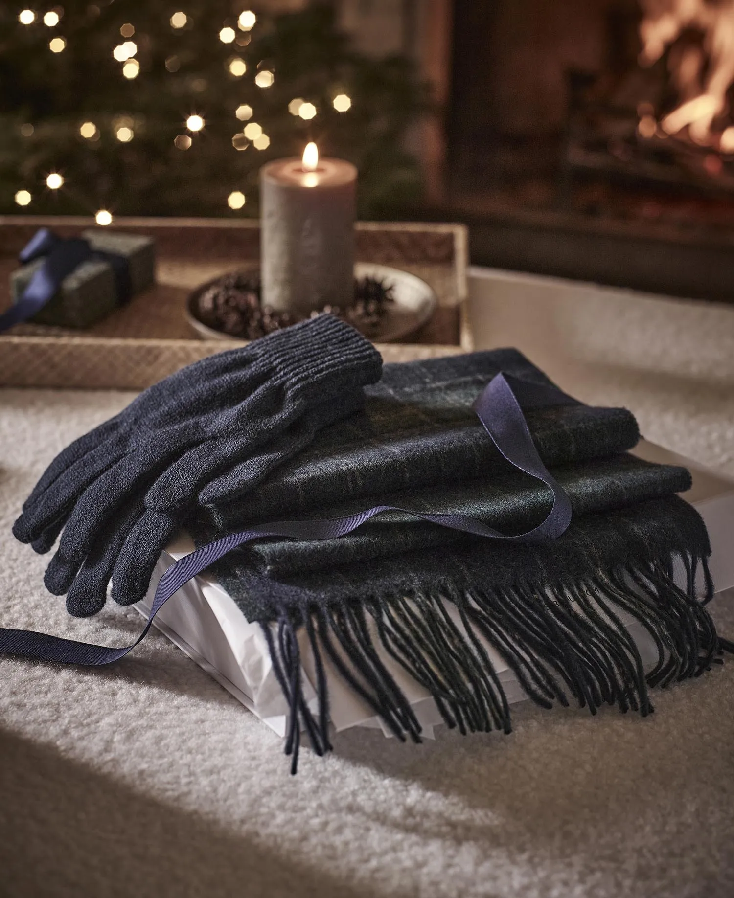 Barbour Tartan Scarf & Glove Gift Set - Navy / Green