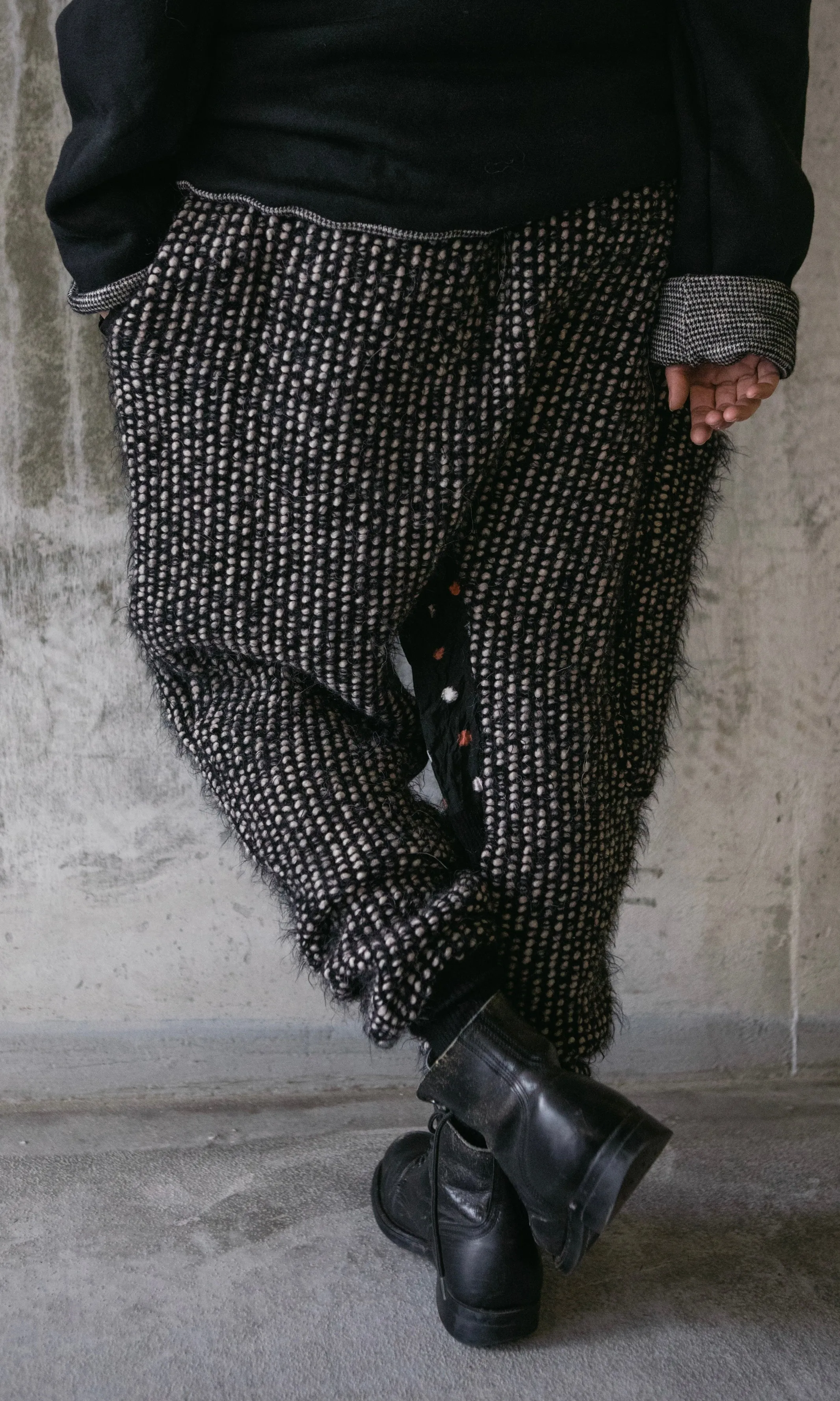 ITALIAN WOOL KNIT PANTS